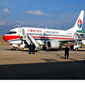 于田万方机场货运航空快运业稳步发展的原因是什么？